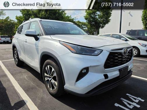 Wind Chill Pearl 2023 Toyota Highlander XLE