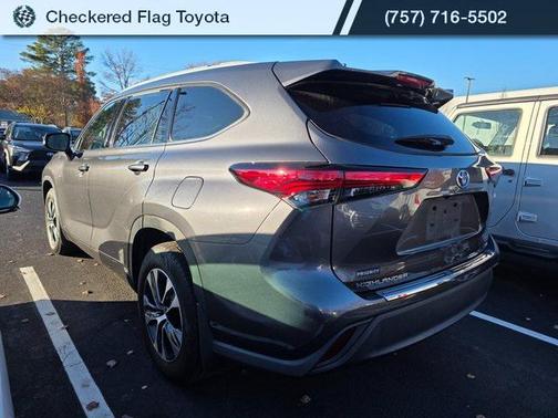 2022 Toyota Highlander Hybrid XLE