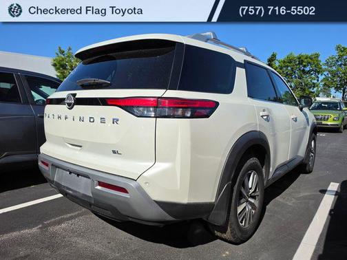 Pearl White Tricoat 2024 Nissan Pathfinder SL FWD