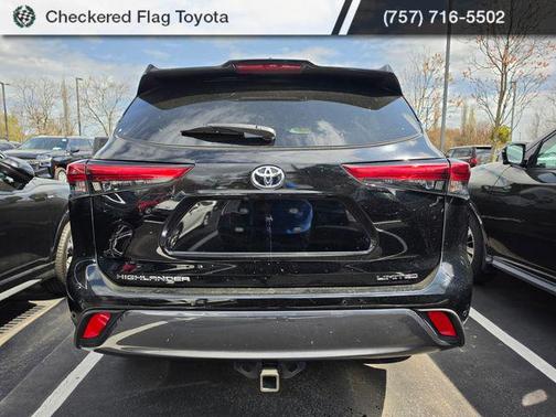 Midnight Black Metallic 2023 Toyota Highlander Limited