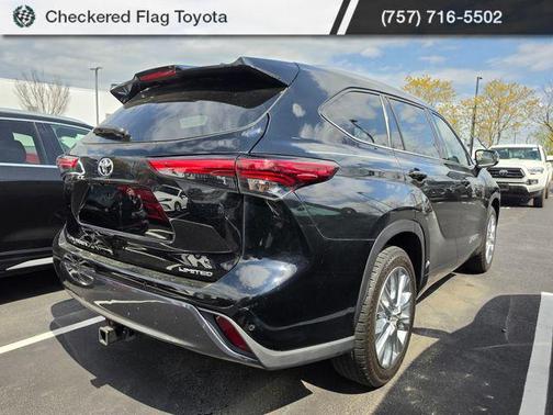 Midnight Black Metallic 2023 Toyota Highlander Limited