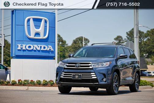 Shoreline Blue Pearl 2017 Toyota Highlander LE Plus
