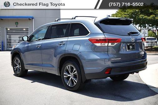 Shoreline Blue Pearl 2017 Toyota Highlander LE Plus