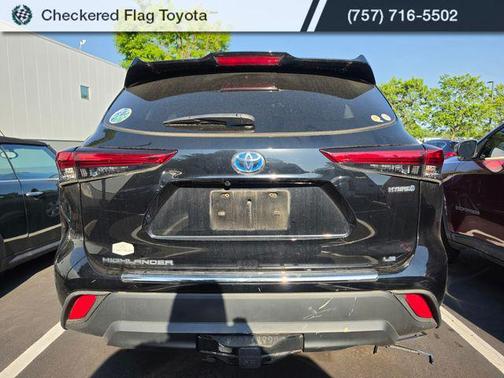 Midnight Black Metallic 2021 Toyota Highlander Hybrid LE
