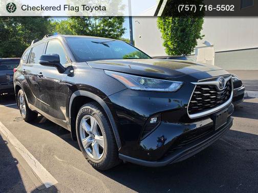Midnight Black Metallic 2021 Toyota Highlander Hybrid LE