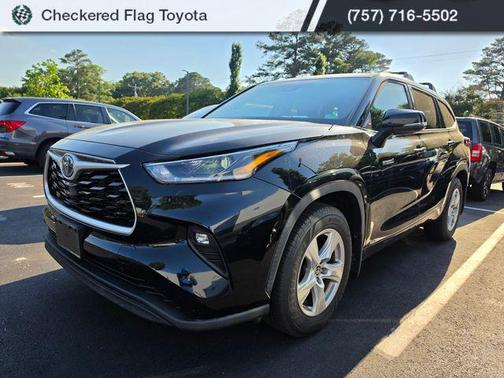Midnight Black Metallic 2021 Toyota Highlander Hybrid LE