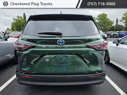 2025 Toyota Sienna LE