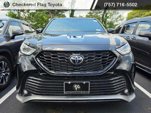 Midnight Black Metallic 2023 Toyota Highlander XSE