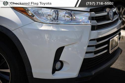 Blizzard Pearl 2017 Toyota Highlander Hybrid XLE