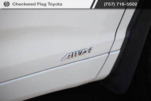 Blizzard Pearl 2017 Toyota Highlander Hybrid XLE