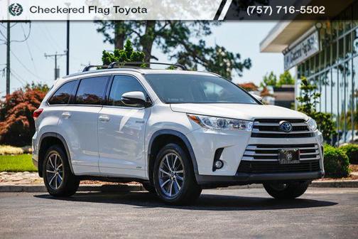Blizzard Pearl 2017 Toyota Highlander Hybrid XLE