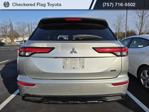 2022 Mitsubishi Outlander Black Edition 2WD