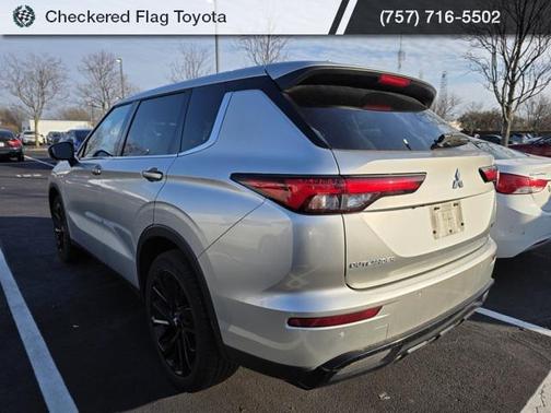 2022 Mitsubishi Outlander Black Edition 2WD