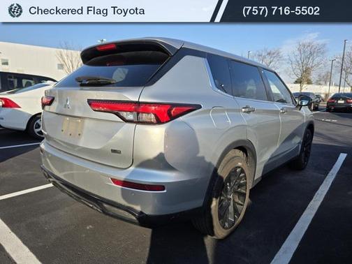 2022 Mitsubishi Outlander Black Edition 2WD