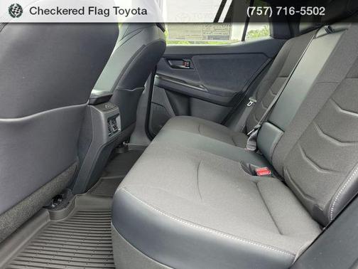 Cement 2026 Toyota C-HR SE