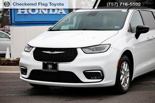 Bright White Clearcoat 2024 Chrysler Pacifica Touring L