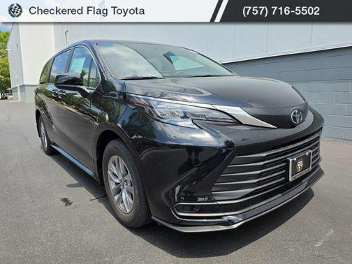 Midnight Black Metallic 2026 Toyota Sienna LE