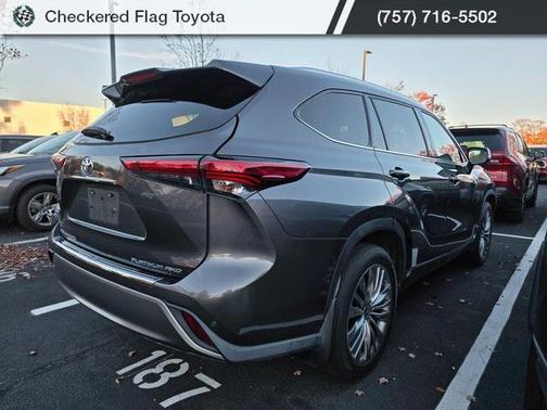 2022 Toyota Highlander Platinum