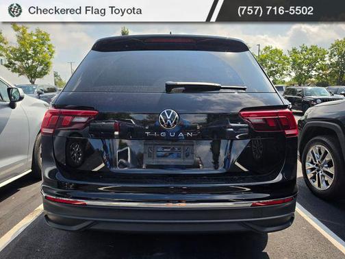 Deep Black Pearl 2024 Volkswagen Tiguan 2.0T S