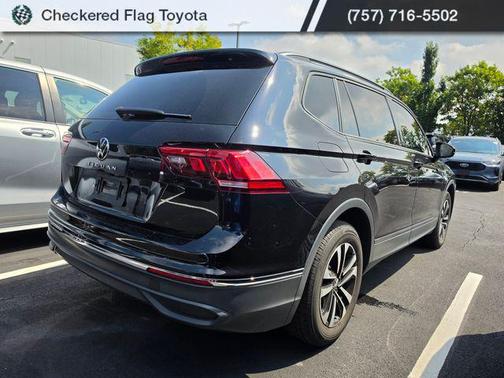 Deep Black Pearl 2024 Volkswagen Tiguan 2.0T S