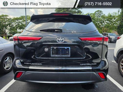 Midnight Black Metallic 2021 Toyota Highlander Limited
