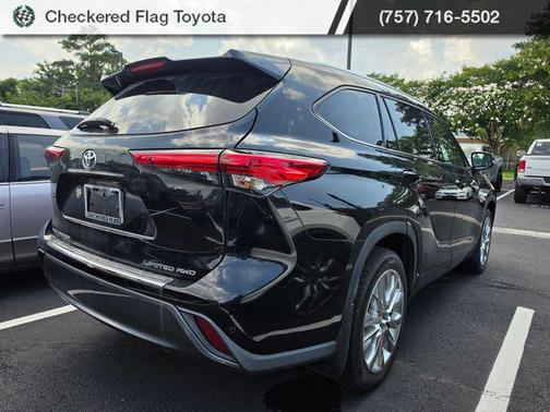 Midnight Black Metallic 2021 Toyota Highlander Limited