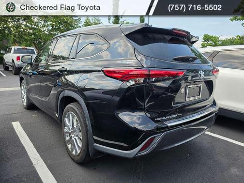 Midnight Black Metallic 2021 Toyota Highlander Limited
