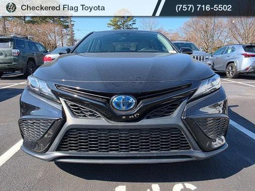 2024 Toyota Camry Hybrid SE