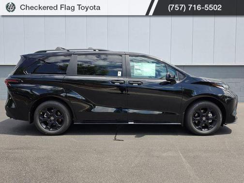 Midnight Black Metallic 2026 Toyota Sienna Woodland Edition