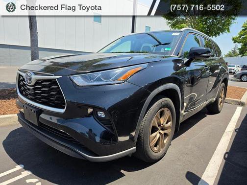 Midnight Black Metallic 2023 Toyota Highlander Hybrid XLE