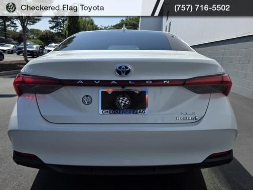 2021 Toyota Avalon Hybrid XLE Plus