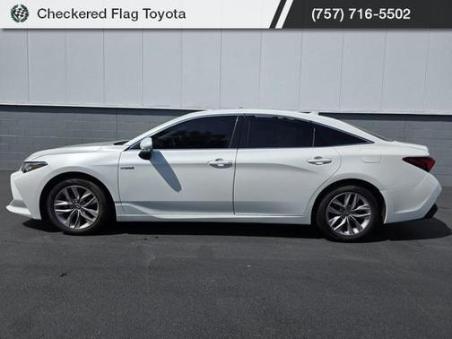2021 Toyota Avalon Hybrid XLE Plus