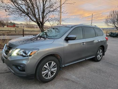 2018 Nissan Pathfinder S