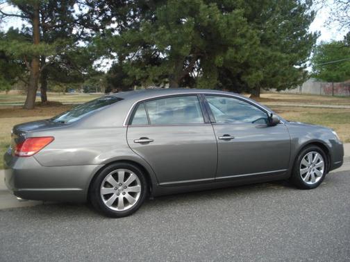 Gray 2007 Toyota Avalon XLS