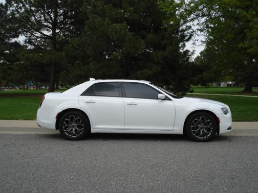2016 Chrysler 300 S