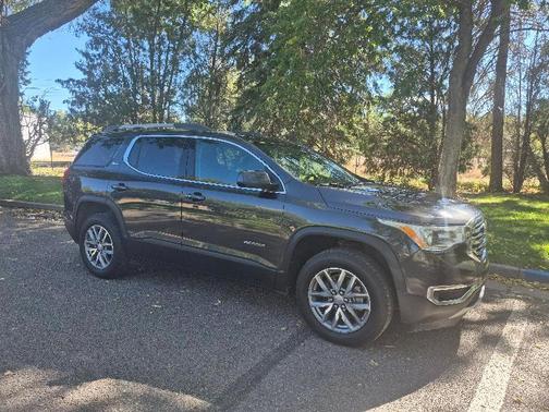 2017 GMC Acadia SLE-2