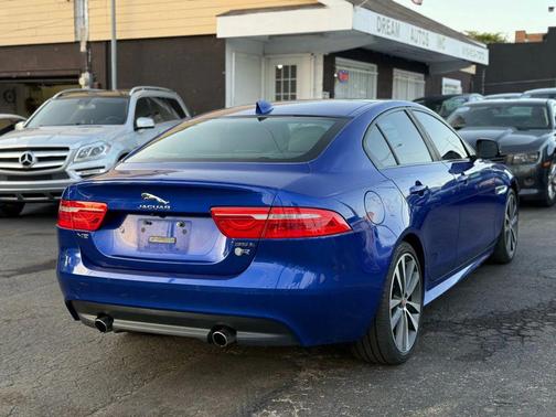 2017 Jaguar XE 35t R-Sport
