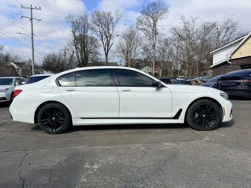 2016 BMW 750 i xDrive