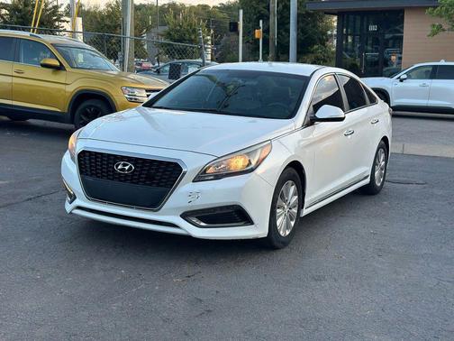 2016 Hyundai SONATA Hybrid SE