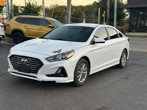 2018 Hyundai SONATA SE