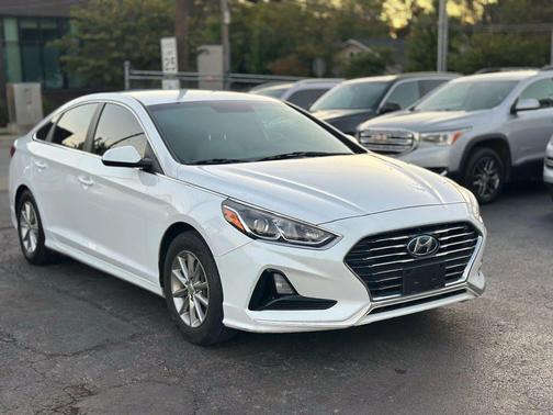 2018 Hyundai SONATA SE