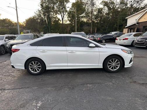 2018 Hyundai SONATA SE