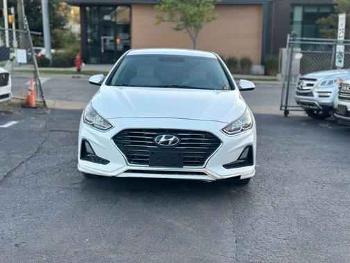2018 Hyundai SONATA SE