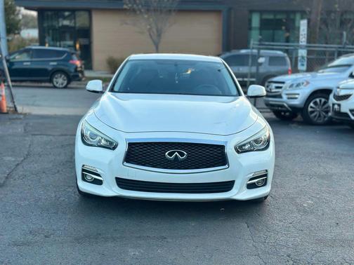 2015 INFINITI Q50 Premium