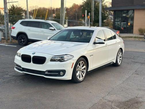 White 2015 BMW 528 528i Sedan 4D