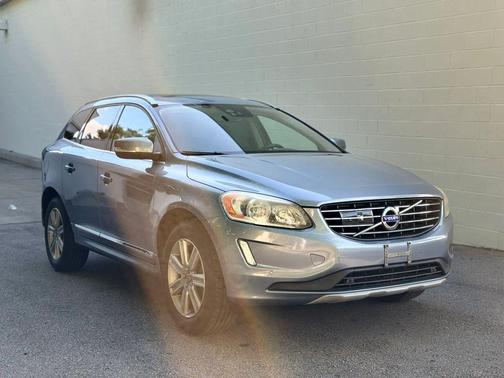Blue 2017 Volvo XC60 T5 Inscription