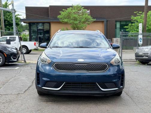 Deep Cerulean 2017 Kia Niro LX