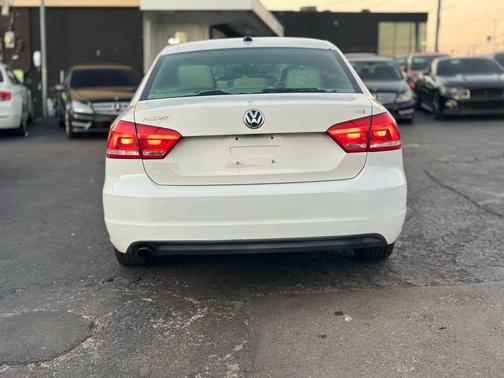 2014 Volkswagen Passat 1.8T S