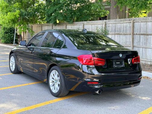 Black 2016 BMW 320 i