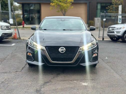 2020 Nissan Altima SR FWD